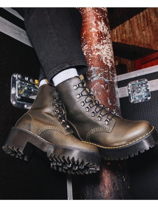 Dr. Martens Shoes - Dr. Martens Leona Leather Heeled Boots | 7